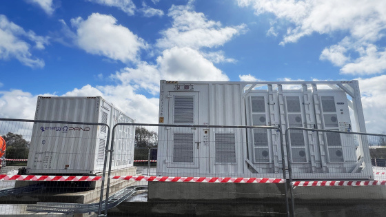Vilion EnerCube-0.5C containerized battery storage system on site